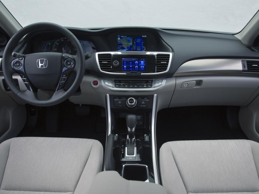  Honda Accord PHEV 2013 года  (фото 3 из 28)